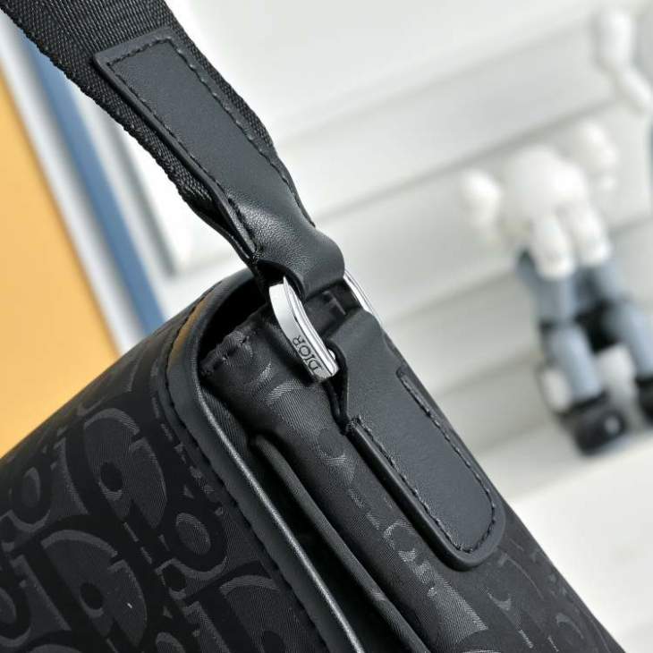Picture of Dior Handbags _SKUfw239328290fw